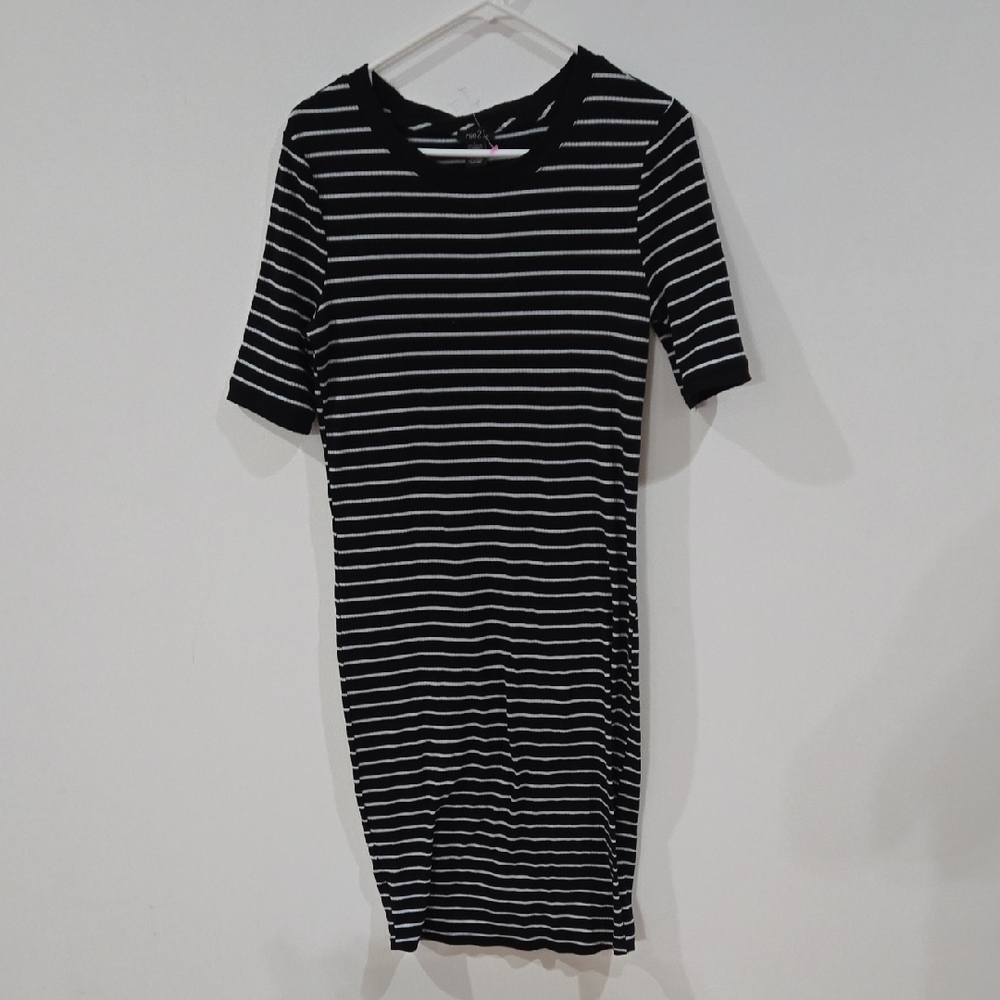 Rue21 Sz Large Womens  Black and White Striped Midi Dress